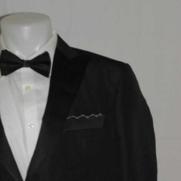 Domenico Vacca Solid Black Sharkskin Peak Lapel Two Button Tuxedo 44R NWT - Picture 1 of 12